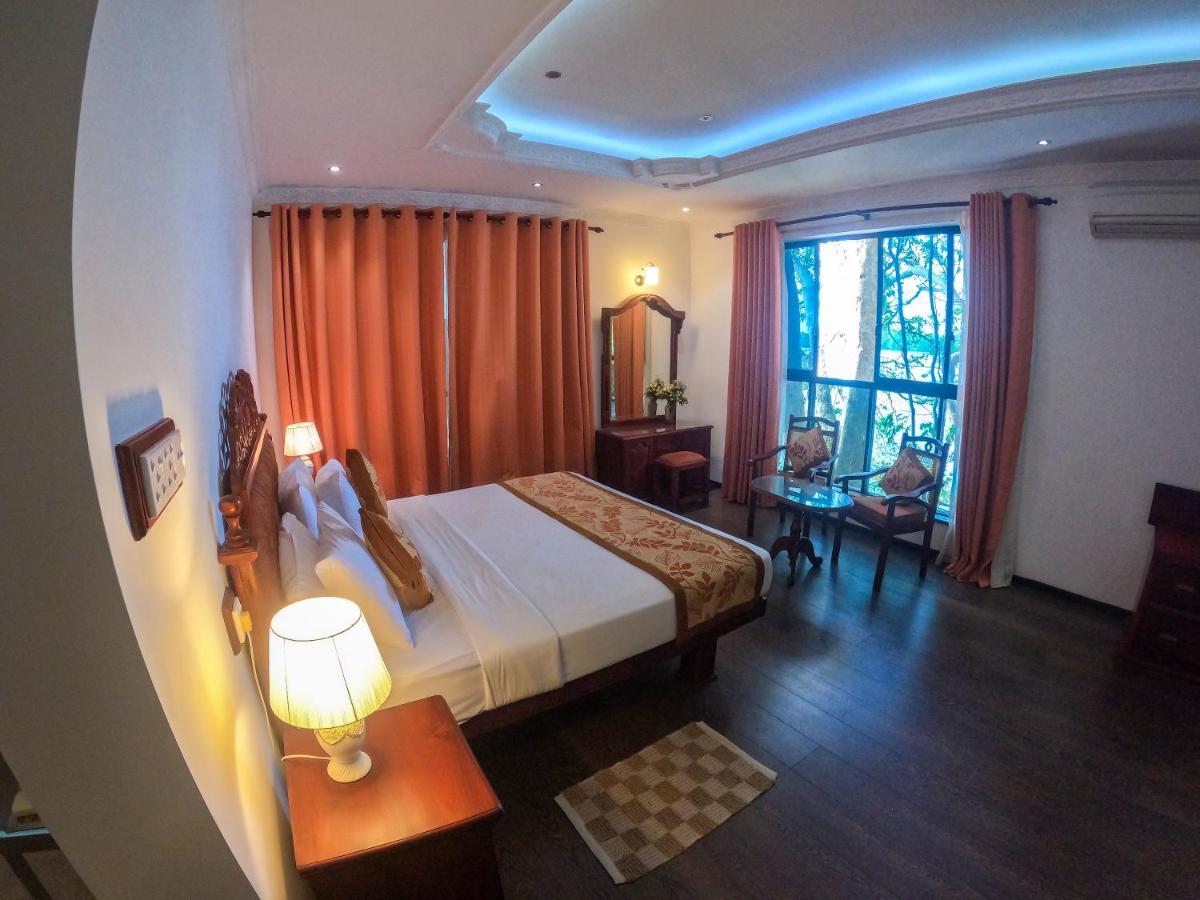 Centauria Lake Resort Embilipitiya Exterior foto