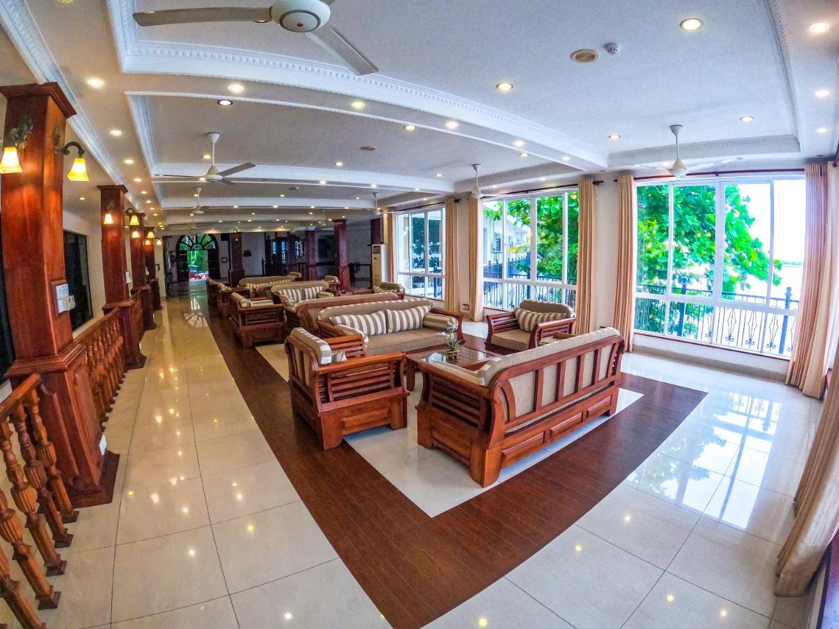 Centauria Lake Resort Embilipitiya Exterior foto