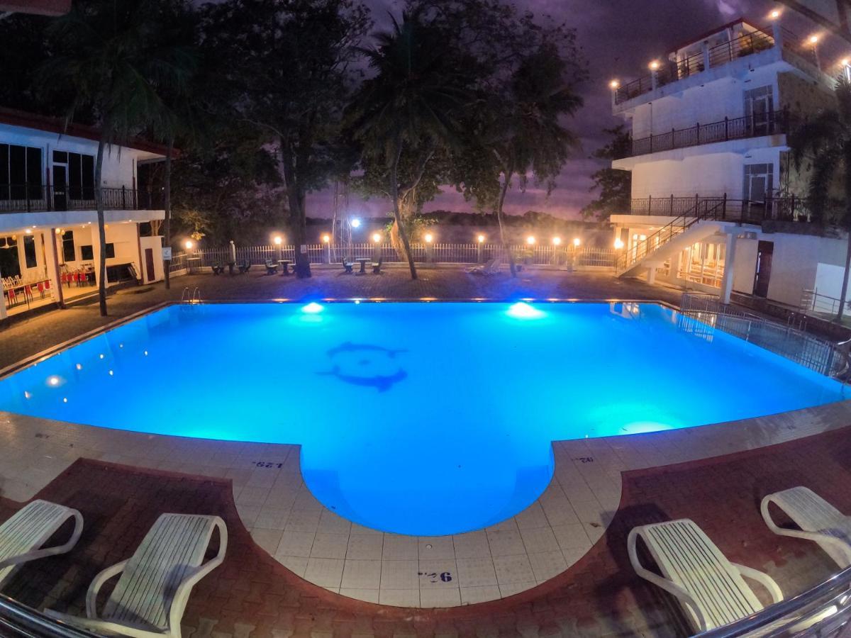 Centauria Lake Resort Embilipitiya Exterior foto
