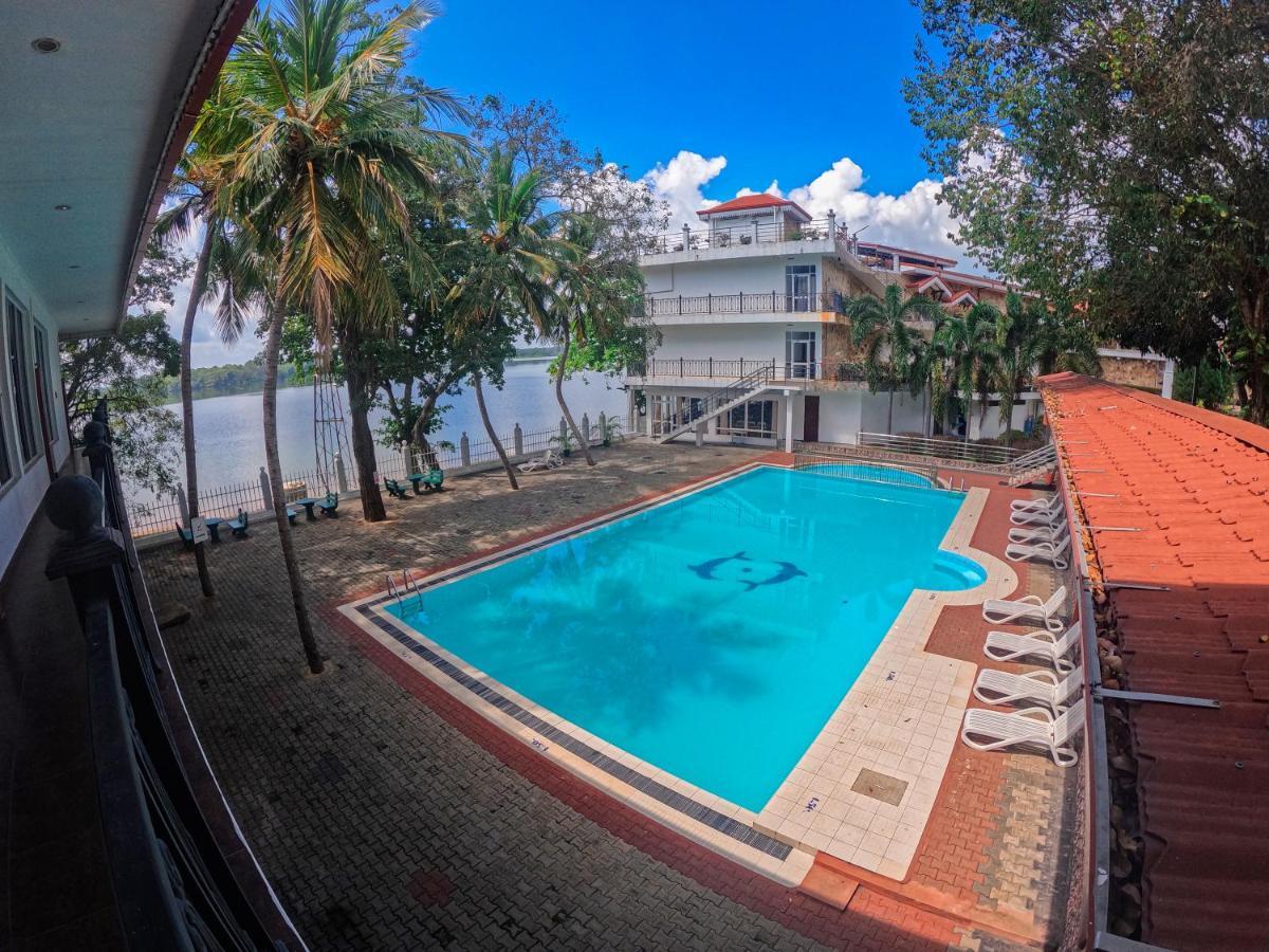 Centauria Lake Resort Embilipitiya Exterior foto