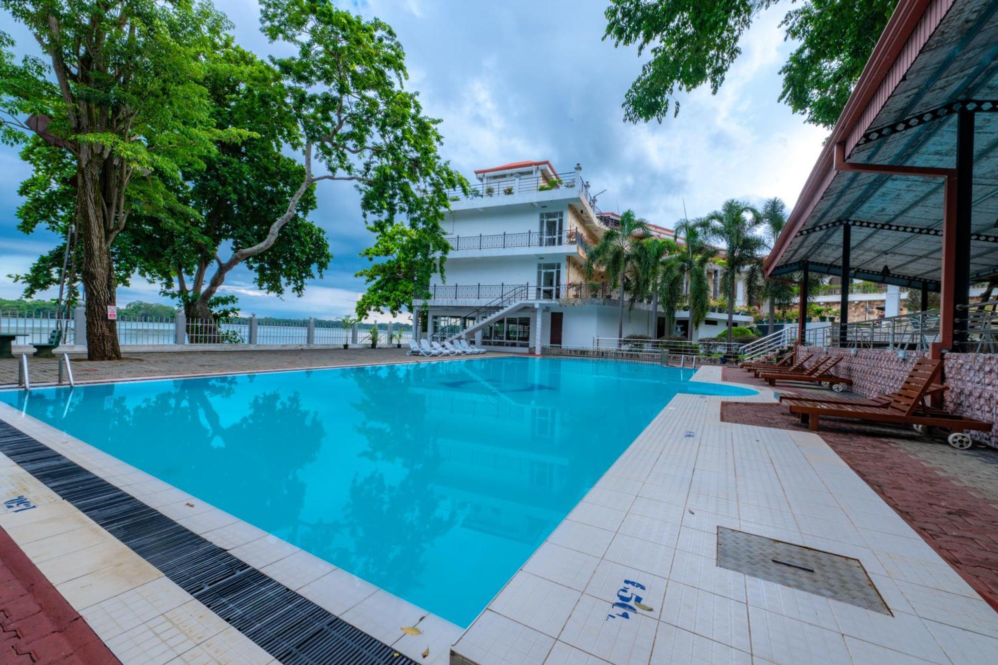 Centauria Lake Resort Embilipitiya Exterior foto